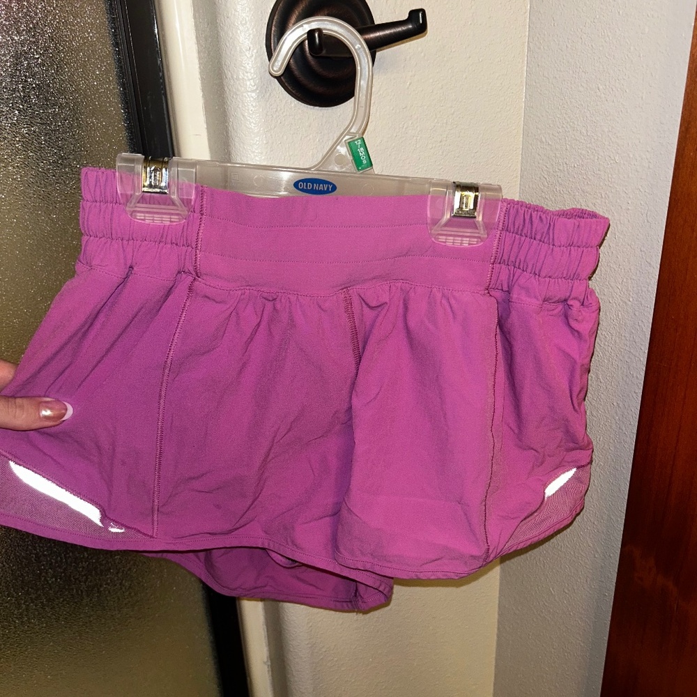 RARE pink lulu hotty hot 2.5 shorts